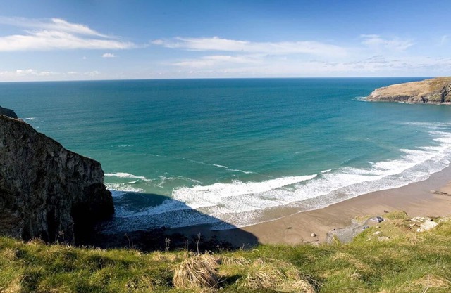 Gorgeous Traditional Cornish Cottage with Hot Tub & Sauna 7m from the Beach