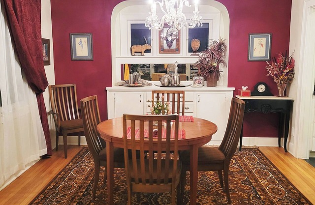 Gorgeous Well Equipped Bungalow in the Heart of Portland