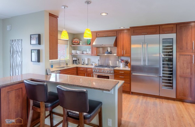 Gourmet Kitchen, Walk to Pearl St!