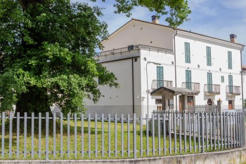 Gran sasso white house