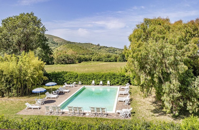Granaio Orzo In Fattoria Con Piscina, Ceraso, Italy