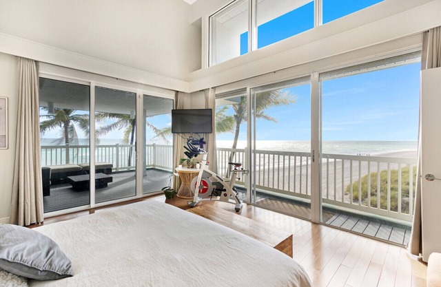Grand Agave Beach House-On the sand