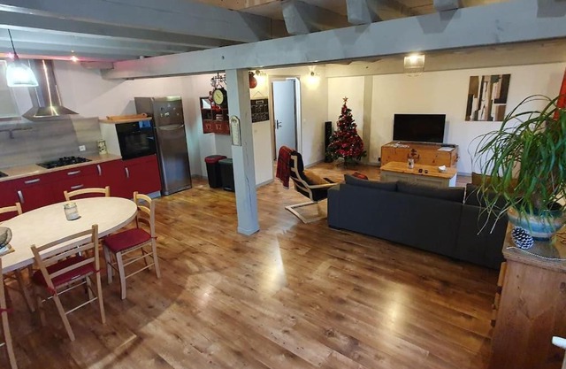 Grand appartement neuf avec parking gratuit.
