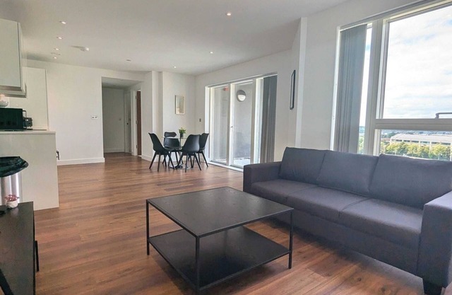 Grand Exchange Nr Ascot 2 bed with Parking