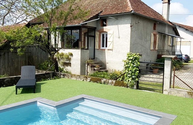 Grand Gîte de 9 Personnes Près de la Ville Médiévale de Figeac