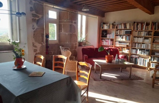 Grand Logement Chaleureux Dans Maison Ancienne