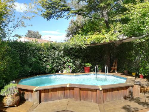 Grand studio avec piscine