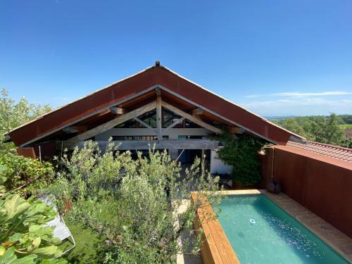 Grande Maison d'architecte avec toit terrasse, Piscine sans vis à vis et Sauna
