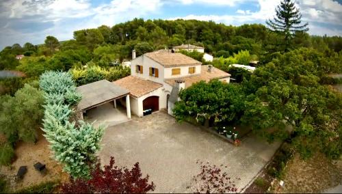 Grande maison de vacances jusqu'à 15 personnes, à quelques pas d'Aix-en-Provence