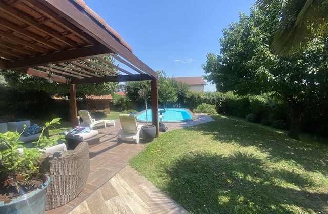 Grande Maison Familiale Avec Piscine Chauffée Dans un Écrin de Verdure