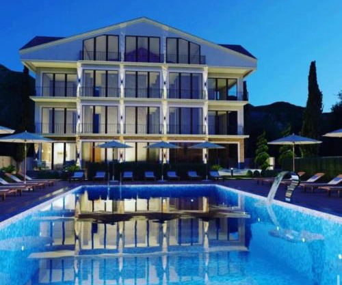 Grape Hotel