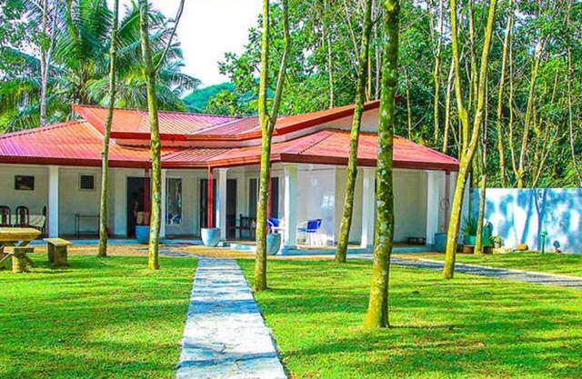 Graten Tea Garden Holiday Bungalow