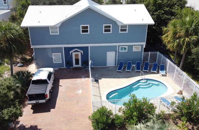 Grayton Beach home ideal for you and your family!
