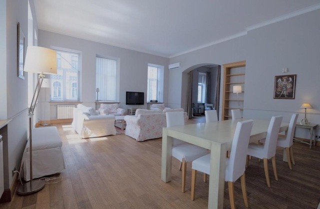 Great 144 sq.m. apartment in the center of Kyiv