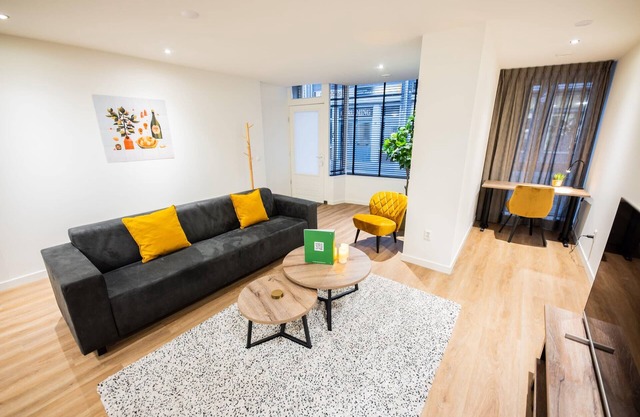 Great 95m2 Two-Bedroom Apartment (WE-39)