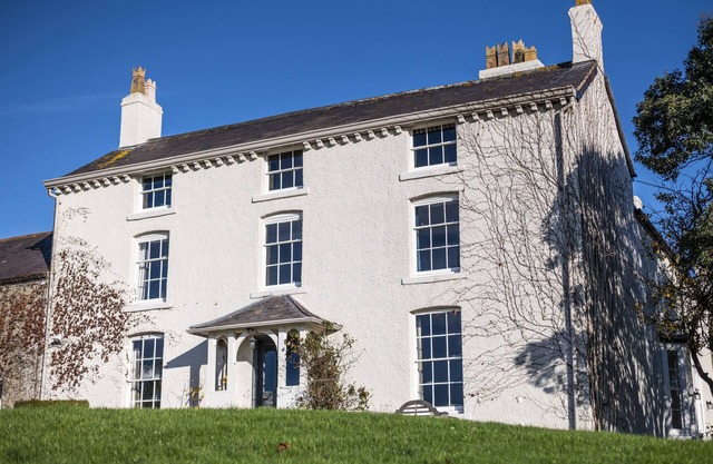 Great Alder House -Huge Georgian Country House in the Welsh Hills sleeps 12
