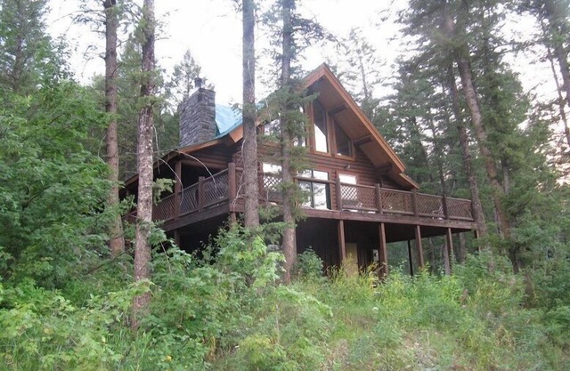 Great All Season Log House in Alpine,WY