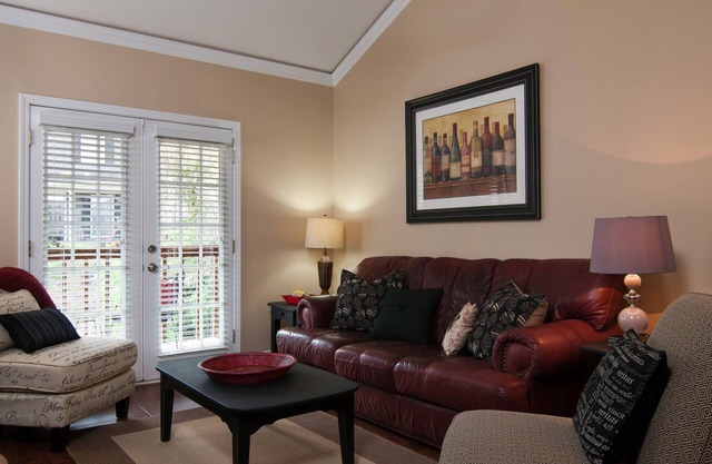Great Condo Available for an Athens Visit, very close to campus and downtown