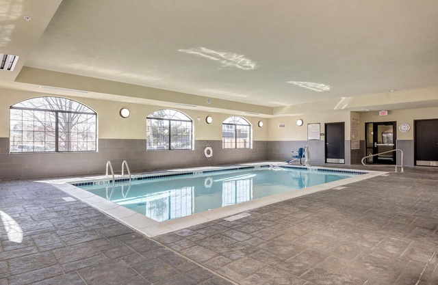 Great for Business Travelers! Comfortable Suite in St. Louis | Shared Pool On-Site + BBQ Area