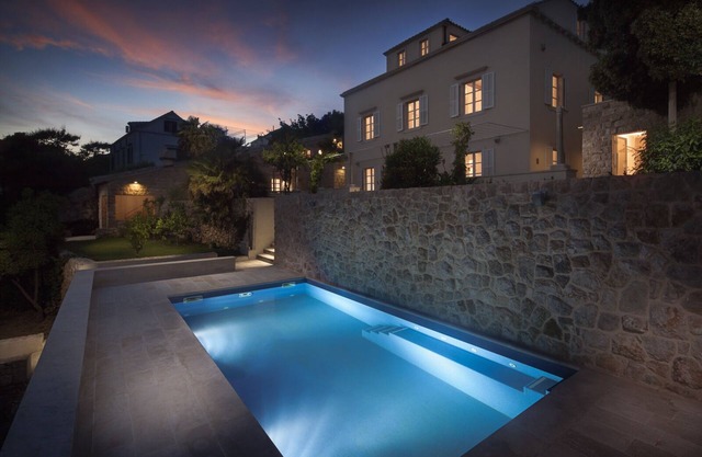 Great! Garden Property near Old City from Owner with top Services – Villa Orti
