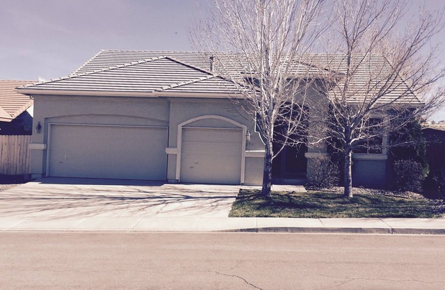 Great House, Spectacular Location!