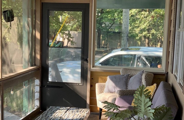 GREAT LAKE FRONT HOUSE WITH DOCK ON EUFAULA