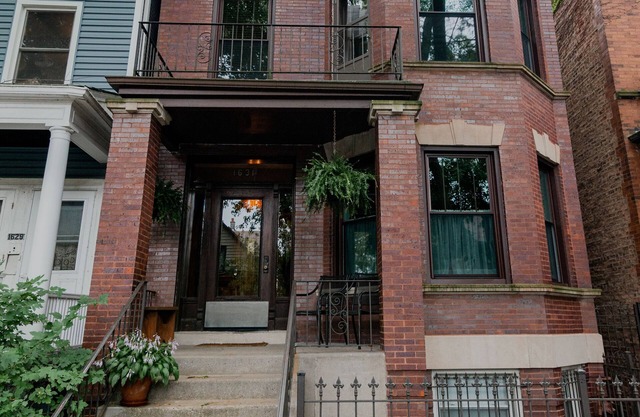 Great Location-Beautiful Friendly Andersonville Neighborhood
