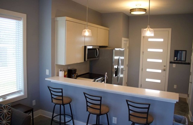 Great Location! Minutes From Downtown!