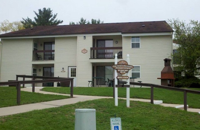 Great Resort in Oconomowoc WI with Shopping, Lakes, Milwaukee And Madison