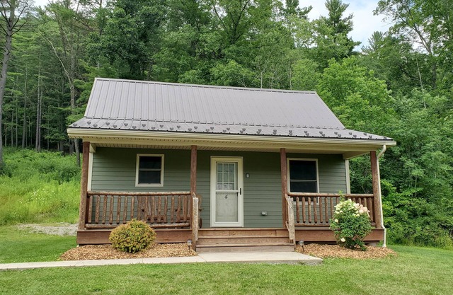 Great Valley Cabin 4 - Comfortable Cabin Retreat in the Heart of the PA Wilds