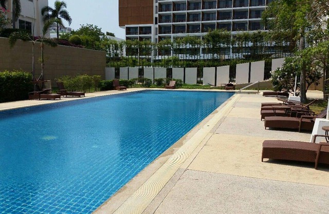 Great Value 2 bed, Beachfront Apartment
