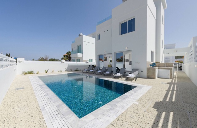 Green Bay Villa #17 - Modern Luxury Villa