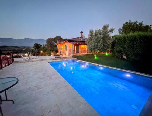 Green Garden Villa & Pool