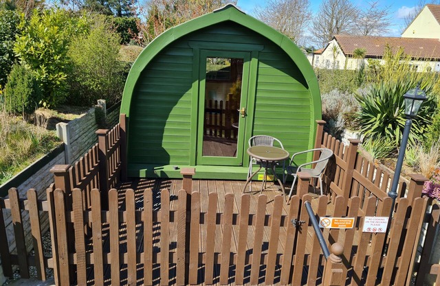 Green Haven Glamping Pod, Swallow
