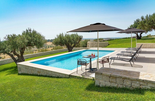 Green Hill with garden, pool and a terrace