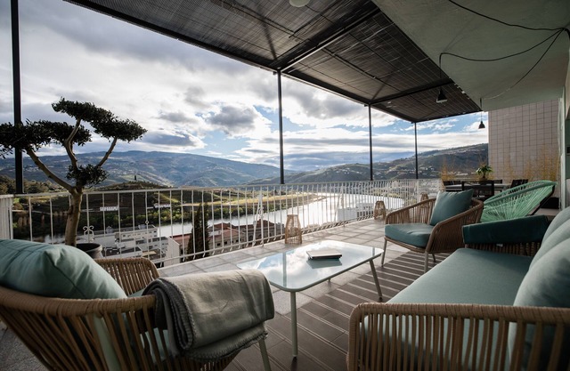 Green House Douro - A balcony over the Douro
