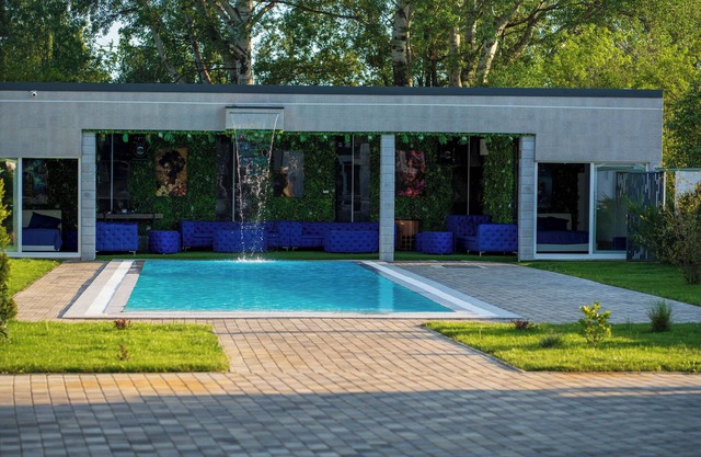 Green Mansion Charming 4-bedroom villa in peaceful Domnești
