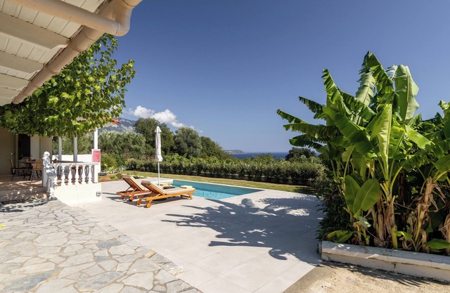Green retreat ,family friendly , sea view, privacy, picturesque village