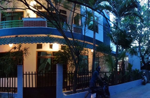 Green Villa House (Golden sky villa)