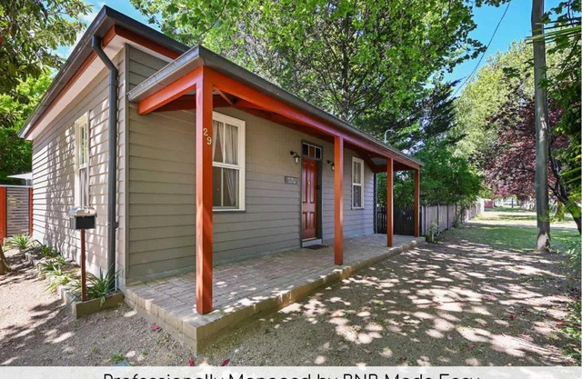 Greenwood Cottage - Close to CBD, Leafy Backyard