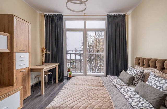 Grizinkalns studio apartment with free parking