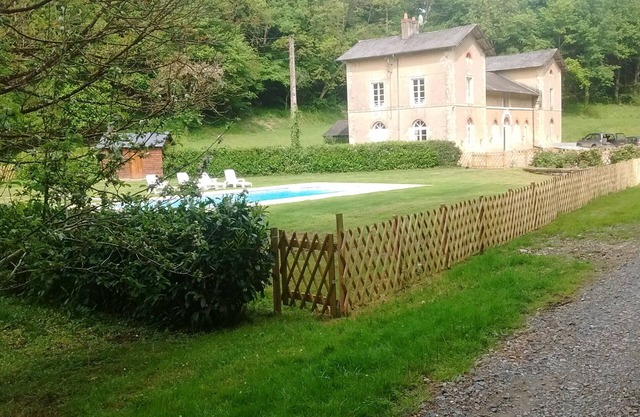 Groom's cottage is a secluded holiday home with a heated pool.Ideal for families