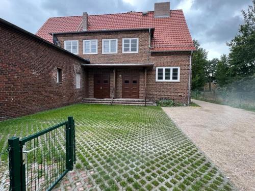 Grosse Möblierte Wohnung Zu Vermieten inkl Parkplatz , Garten