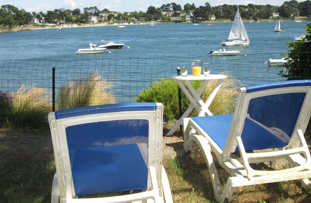 Ground floor house EXCEPTIONAL SEA VIEW in BADEN 1 Minute walk to the beach