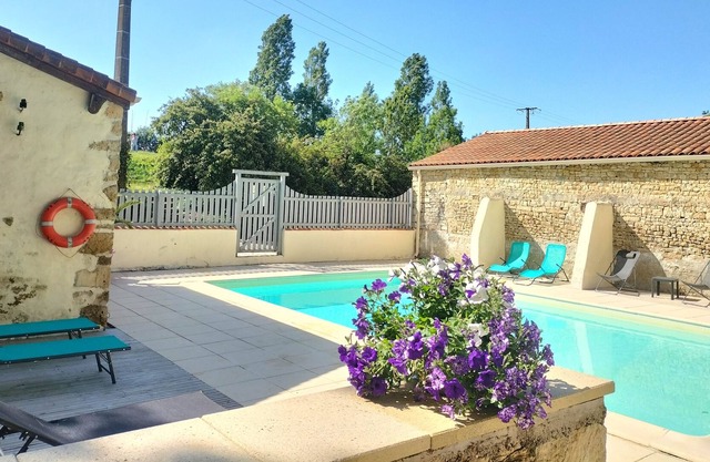 Group gîte for 20 people in a quiet location