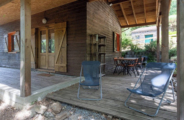 Guest House 'Chalet Orange' with Balcony and Wi-Fi