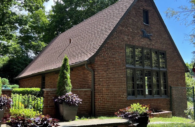 Guest House on Historic Estate in Upstate New York