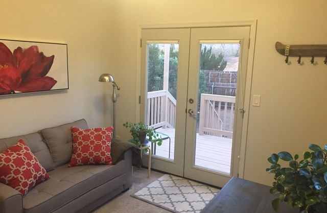 Guest suite - 2 private rooms - stargazer sundeck - ecofriendly - dog friendly