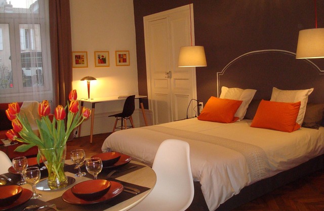guesthouse CLOS ST JEAN with 2 luxury apartments, independent