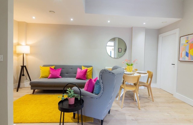 Guestready - Enchanting 2BR Flat in Newmarket Hall